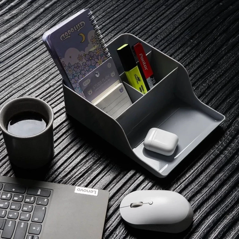مقسم رومیزی گلد دارای 4 بخش مجزا برای تفکیک لوازم تحریر، نوت‌بوک و وسایل کوچک