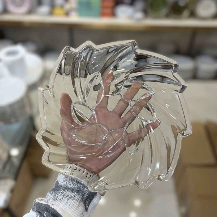 شیرینی خوری ورونیکا برند نوری تازه