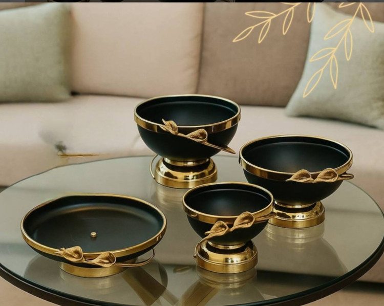 سرویس پذیرایی لیلیوم مشکی طلایی ۴ تیکه