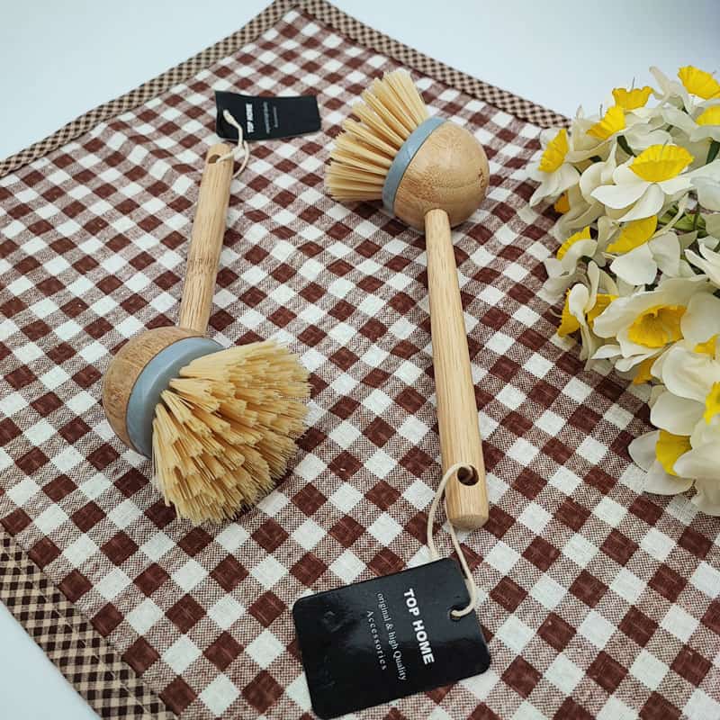 فرچه و پرزگیر لباس گرد دسته بلند چوبی