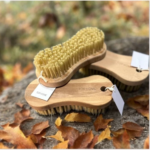 فرچه و پرزگیر لباس دسته چوبی