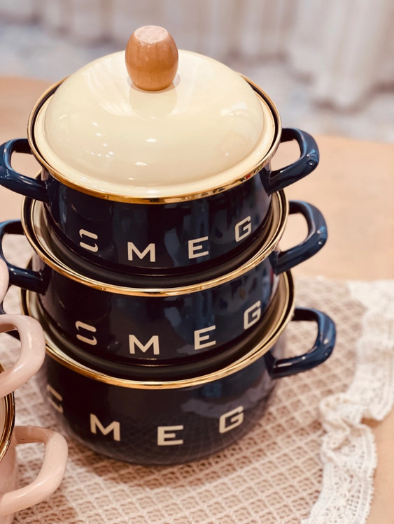 سرویس قابلمه لعابی SMEG (اسمگ)